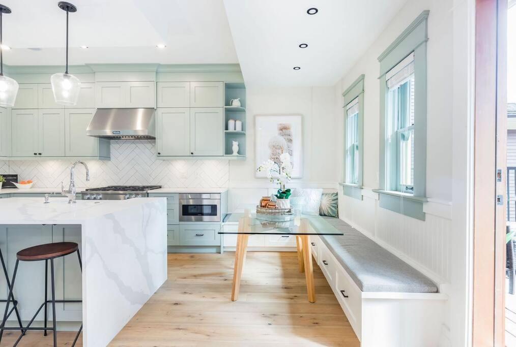 Easeful 2 Bedroom Unit Near English Bay Vancouver Exterior foto